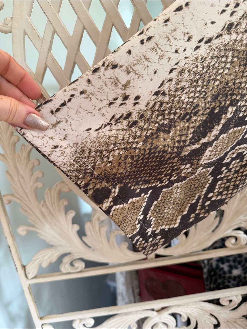 Forever 21 Taupe and Black Snake-Print Duster - Picture 4 of 6